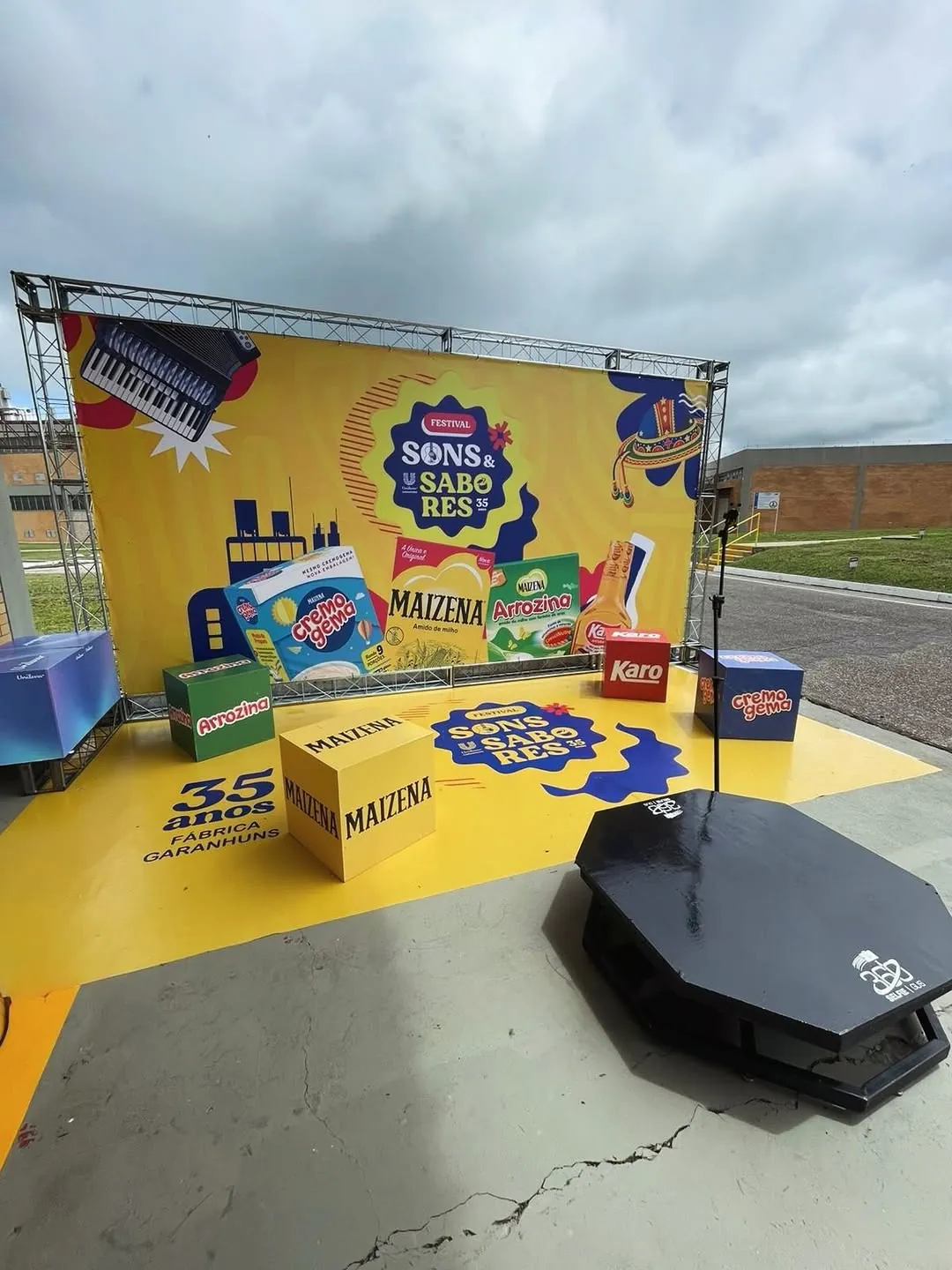 Cenografia de evento em grande formato